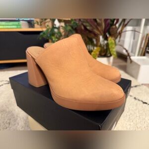 Naturalizer Gen-Connect Platform Mules - Cookie Dough Suede - Size 7.5M